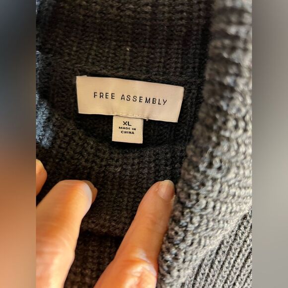 Sweater dress by Free Assembly, charcoal grey, XL, beautiful detailed sleeve - Picture 7 of 7